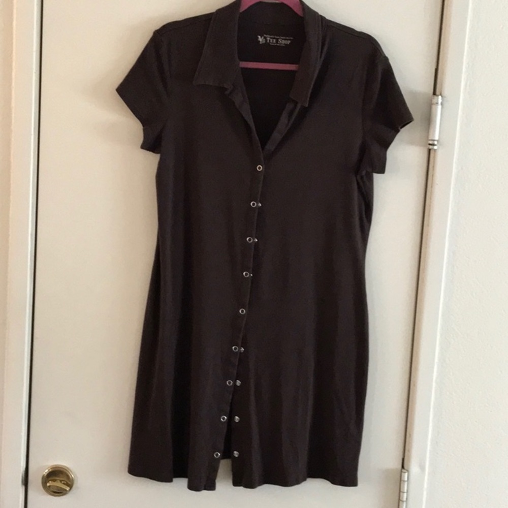 Short-sleeve button up shift dress